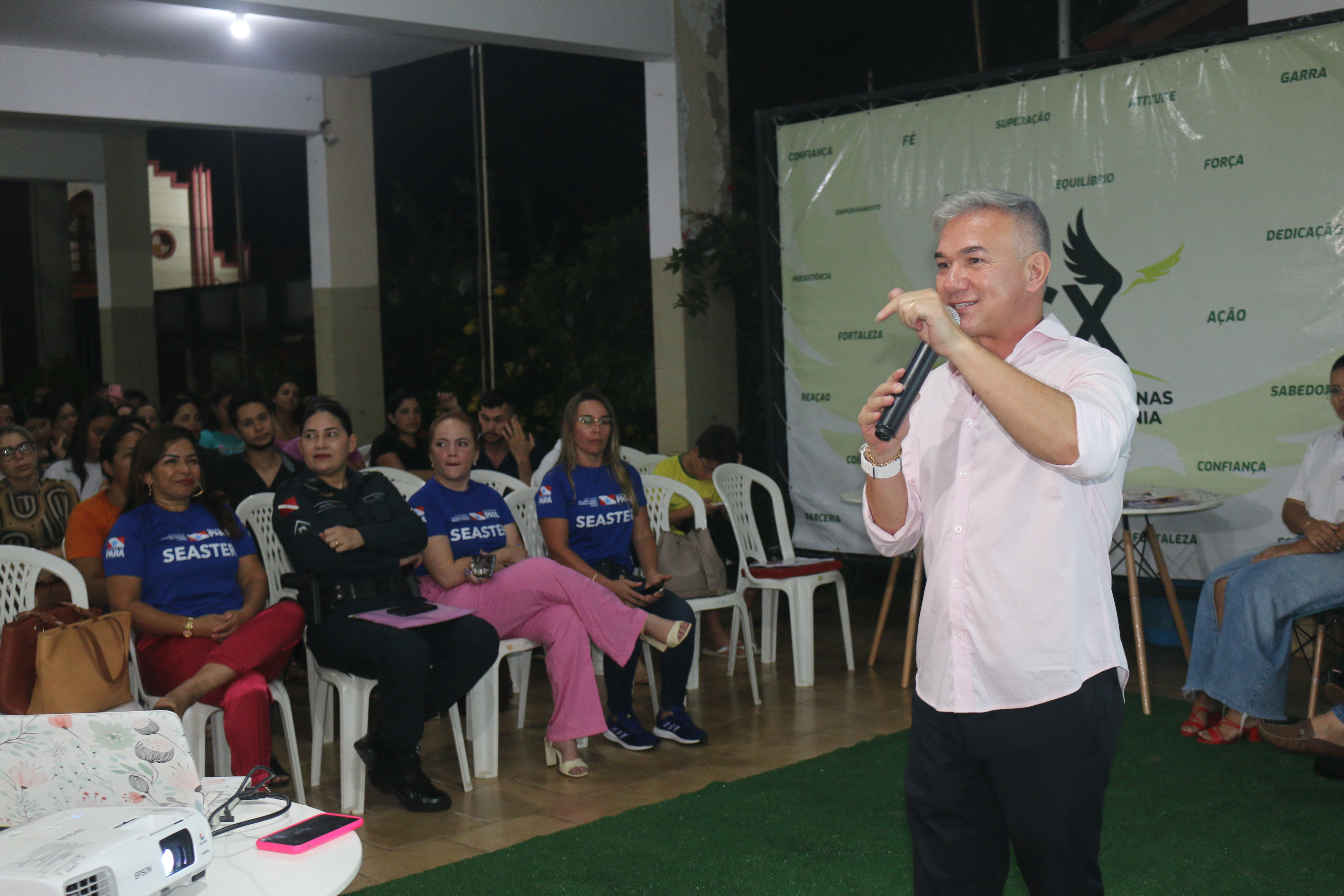 Palestra penhas não se calem